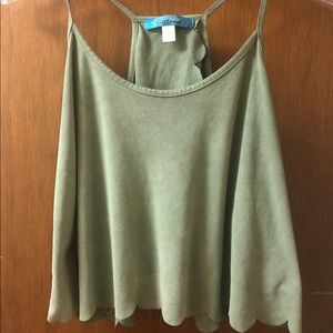 SUPER cute crop top!